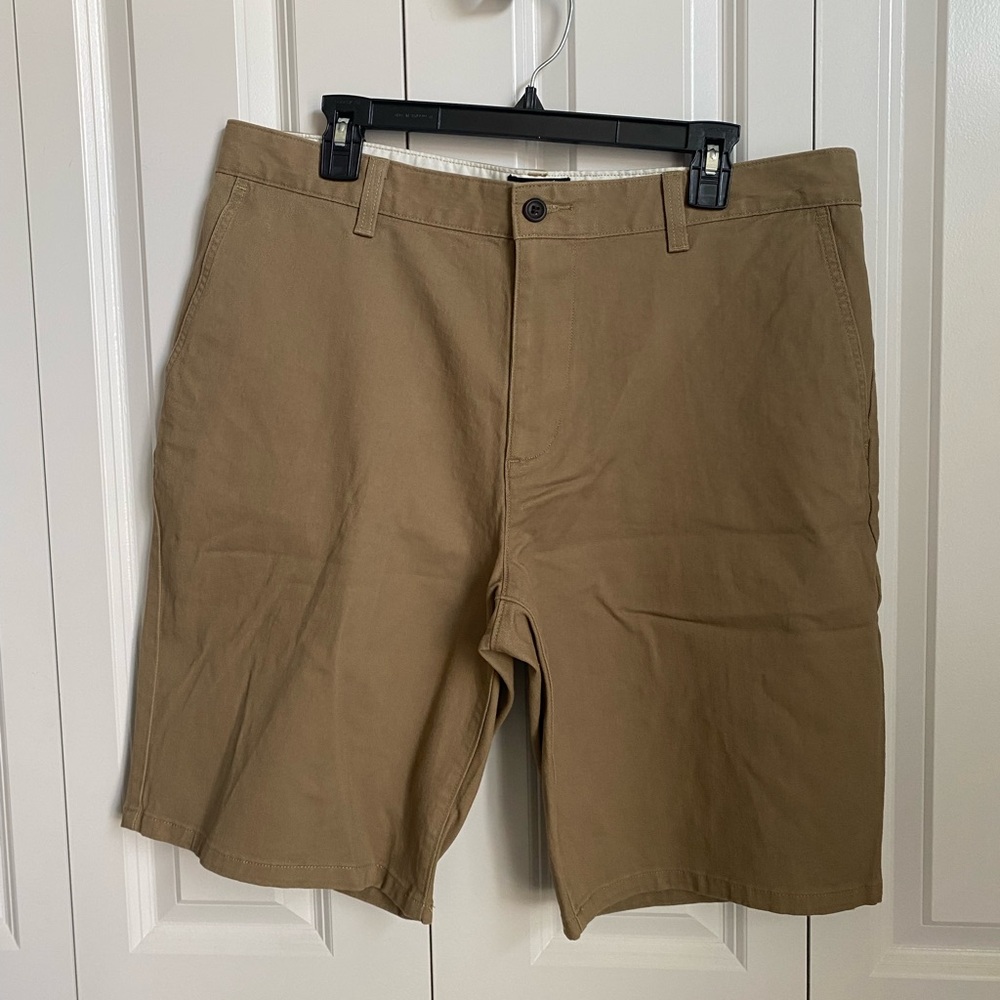 Dockers Men's Tan Flat-Front Chino Shorts
